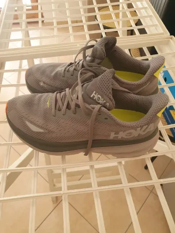 Used Hoka Clifton 9 GTX bike — image 2 of 8