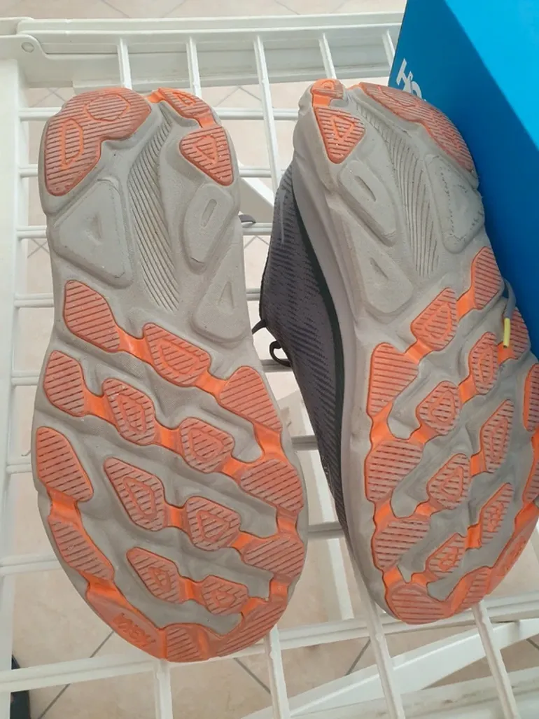Used Hoka Clifton 9 GTX bike — image 8 of 8