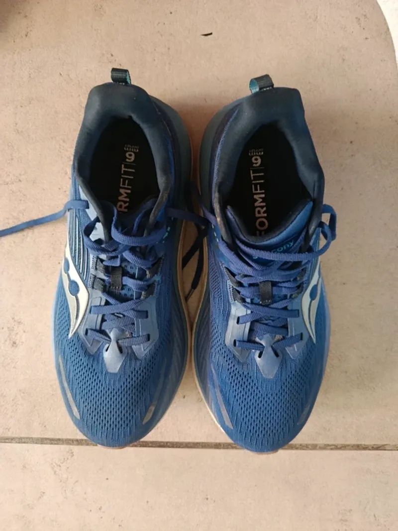 Used Saucony Hurricane 24 Running Shoes