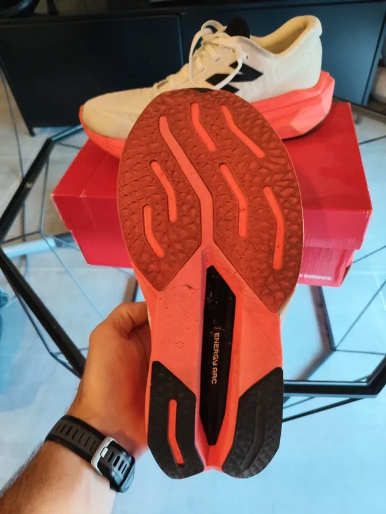 Used New Balance FuelCell SuperComp Trainer v3 bike — image 2 of 4