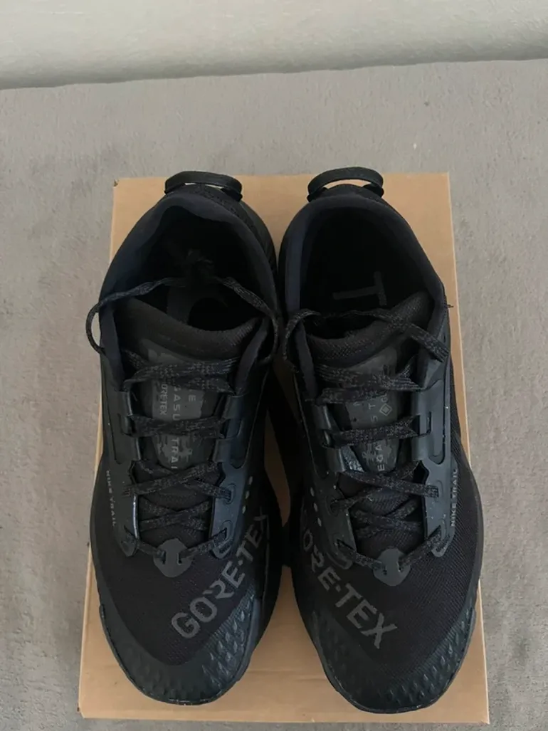 Used Nike Sport Shoes bike — image 3 of 7