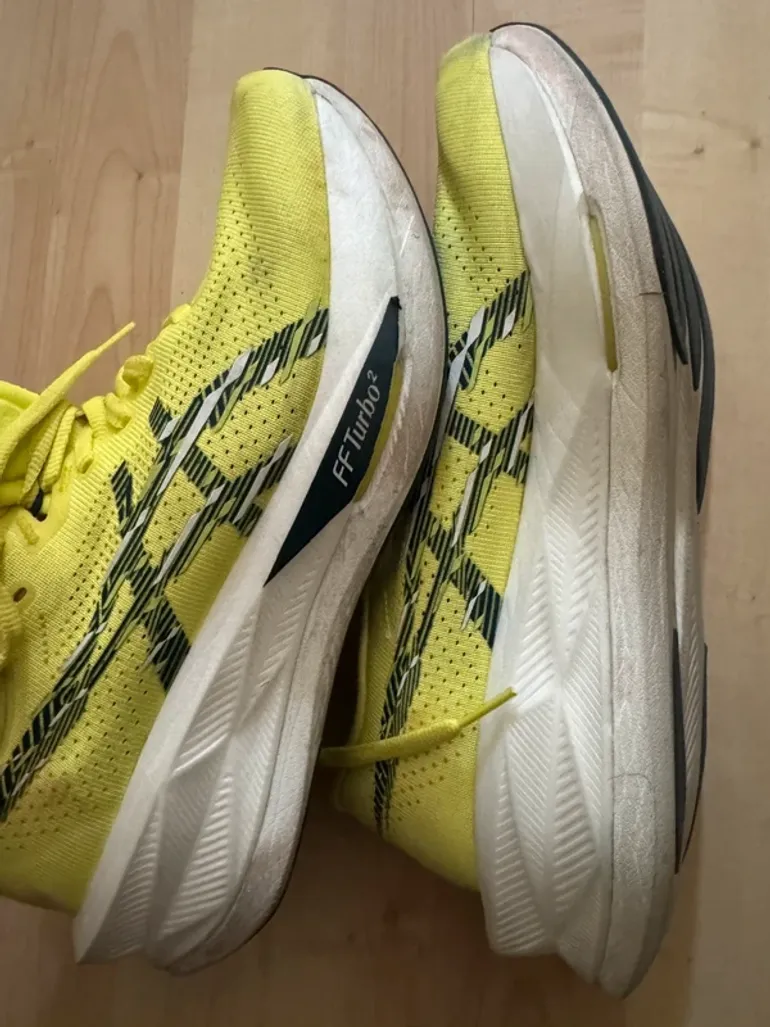 Used Asics Megablast FF Turbo bike — image 5 of 6