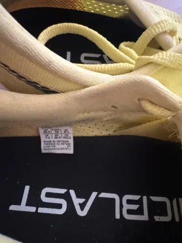 Used Asics Megablast FF Turbo bike — image 3 of 6