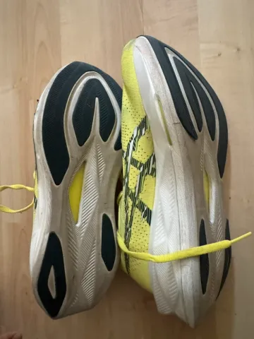 Used Asics Megablast FF Turbo bike — image 6 of 6