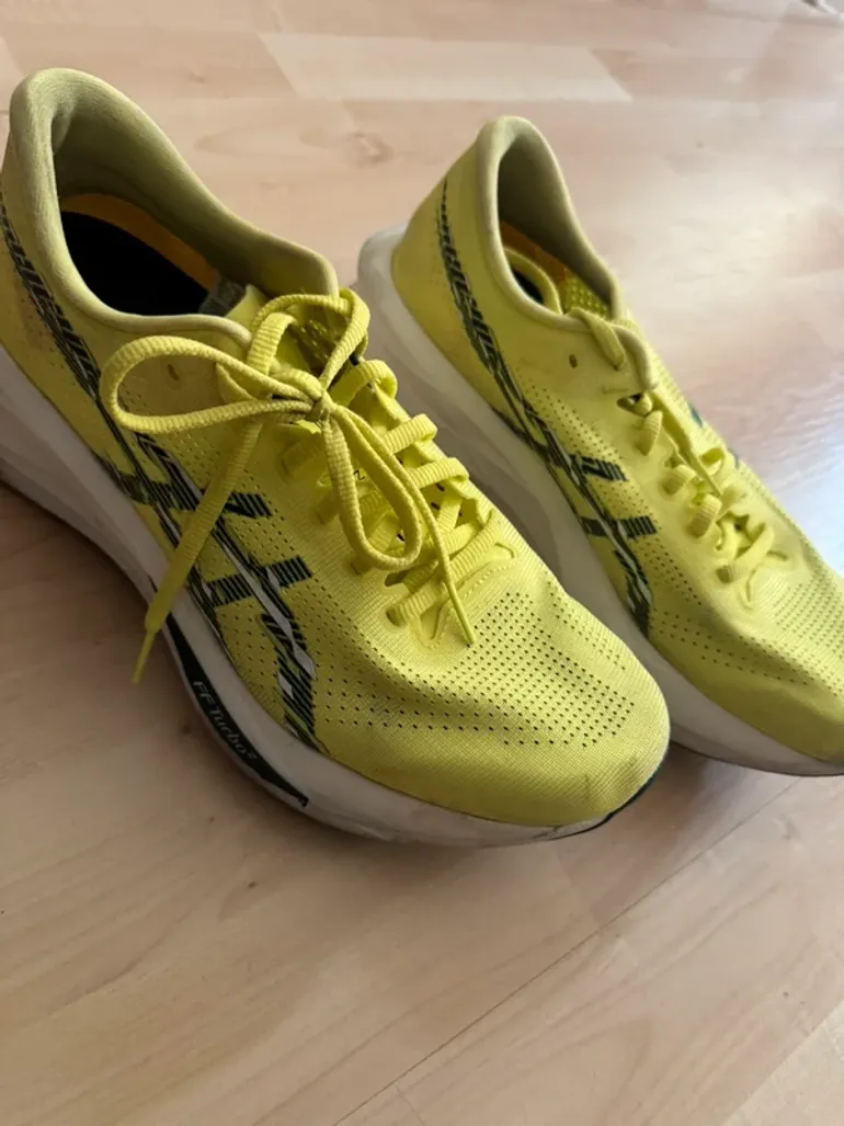 Used Asics Megablast FF Turbo bike — image 4 of 6