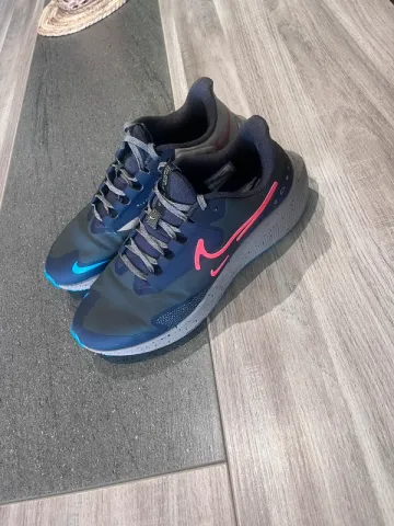 Nike Air Zoom Pegasus 39 Shield bike d'occasion — image 1 sur 5