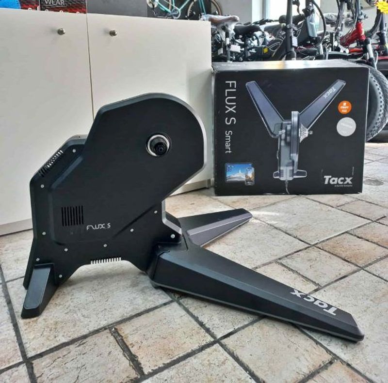 Tacx FLUX S Smart Trainer Cycling Accessories d'occasion