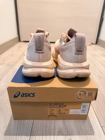 Tweedehands Asics Gel Nimbus 26 bike — afbeelding 5 van 5