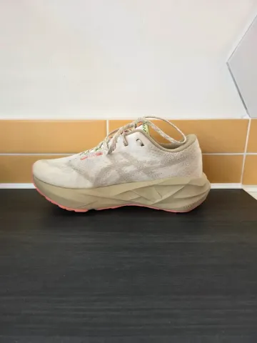 Used Asics Novablast 5 bike — image 8 of 13