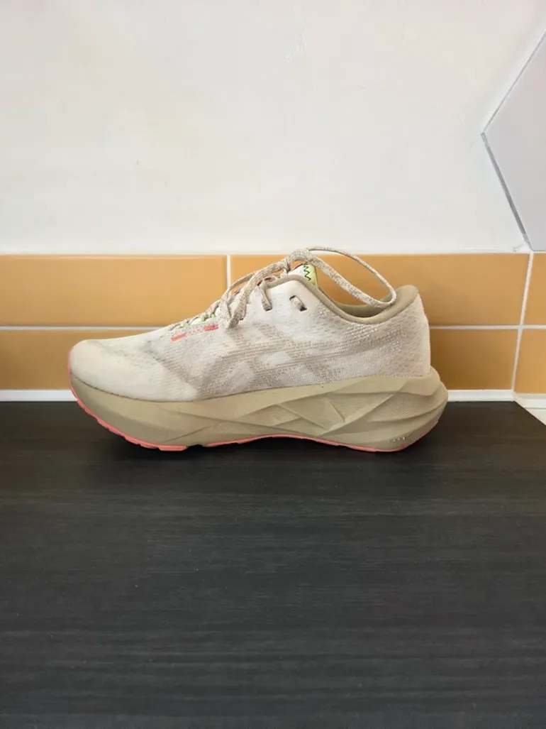 Used Asics Novablast 5 bike — image 8 of 13
