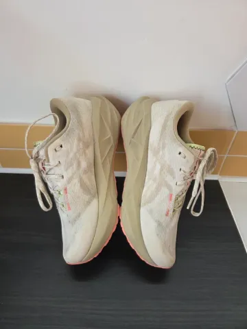 Used Asics Novablast 5 bike — image 4 of 13