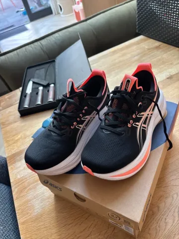 Tweedehands Asics Gel-Nimbus 28 bike — afbeelding 4 van 8