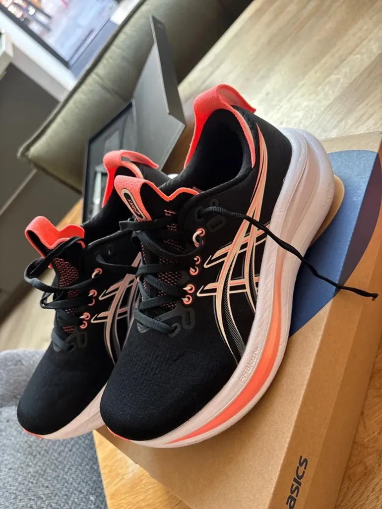 Tweedehands Asics Gel-Nimbus 28 bike — afbeelding 5 van 8