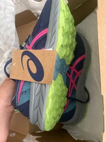 Used Asics Running Shoes bike — image 2 of 4
