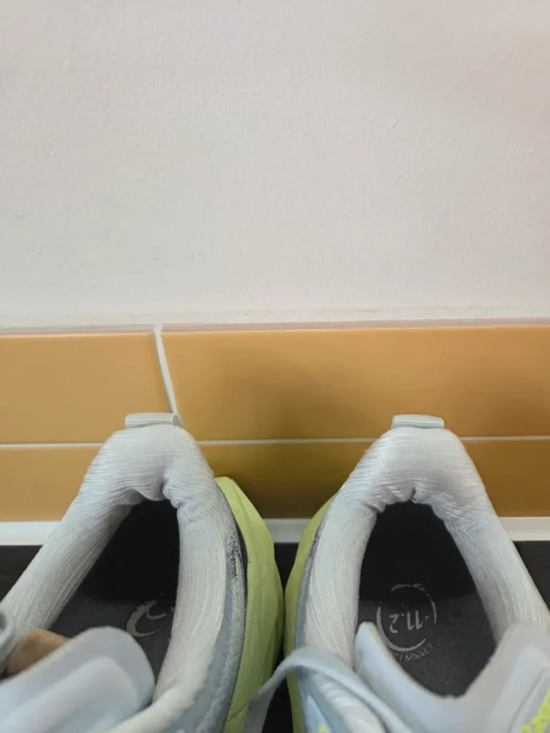 Used Asics Novablast 4 bike — image 12 of 15