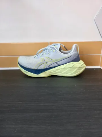 Used Asics Novablast 4 bike — image 9 of 15