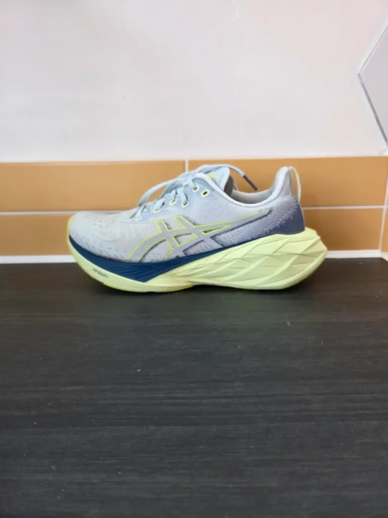 Used Asics Novablast 4 bike — image 9 of 15