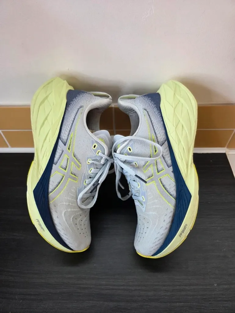 Used Asics Novablast 4 bike — image 3 of 15