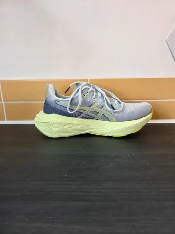 Used Asics Novablast 4 bike — image 10 of 15