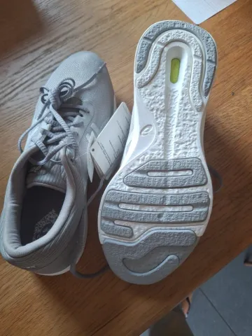 Used Asics Running Shoes bike — image 4 of 4