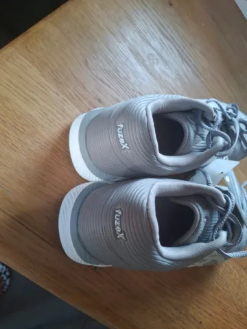 Used Asics Running Shoes bike — image 2 of 4