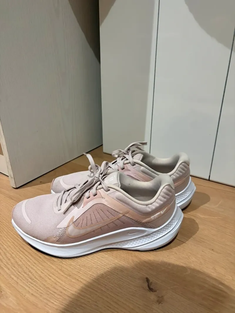 Used Nike Quest 3 Running Shoes