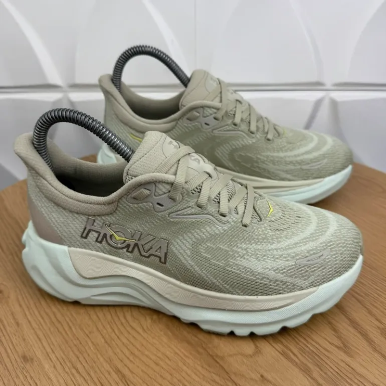 Tweedehands Hoka Arahi 8 bike — afbeelding 2 van 7