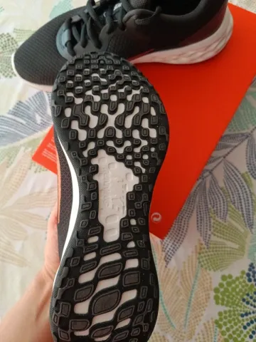 Käytetty Nike Revolution 6 NN bike — kuva 4 / 6