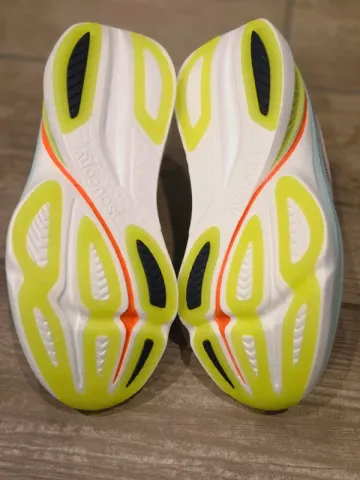 Saucony Endorphin Azura bike usato — immagine 6 di 8