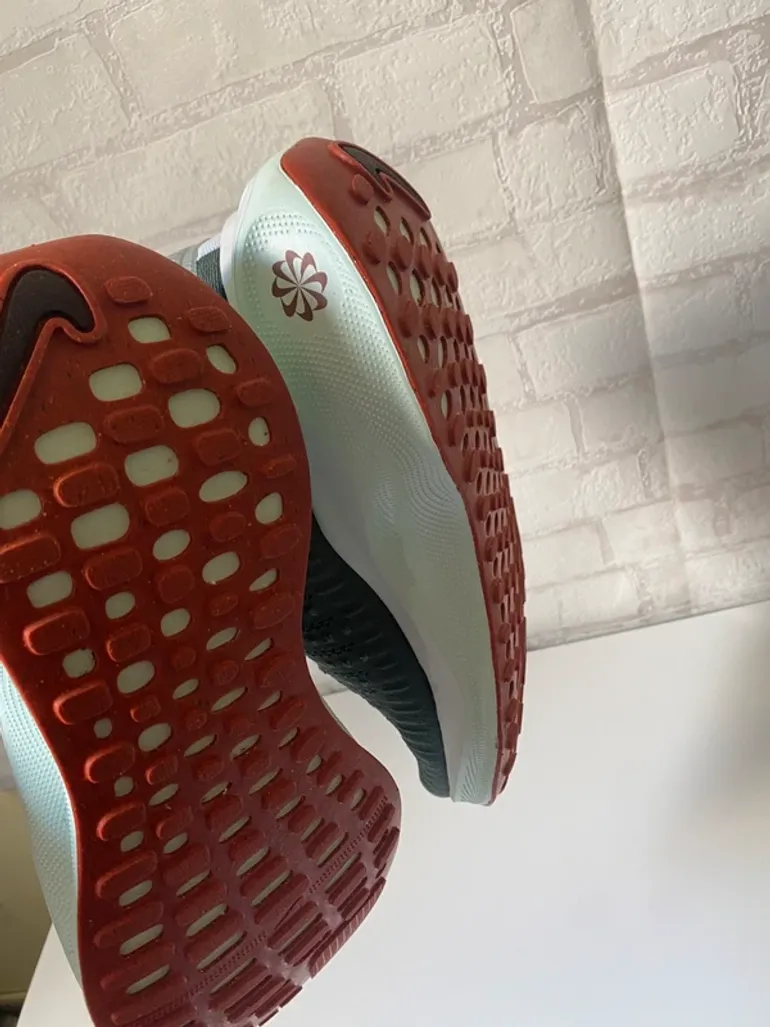 Used Nike ReactX Infinity Run 4 bike — image 5 of 7