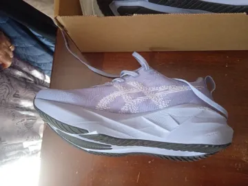 Used Asics Novablast 5 bike — image 3 of 8