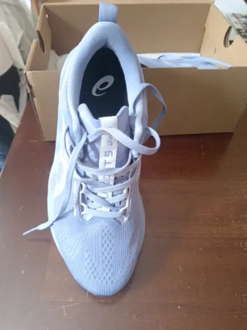 Used Asics Novablast 5 bike — image 1 of 8