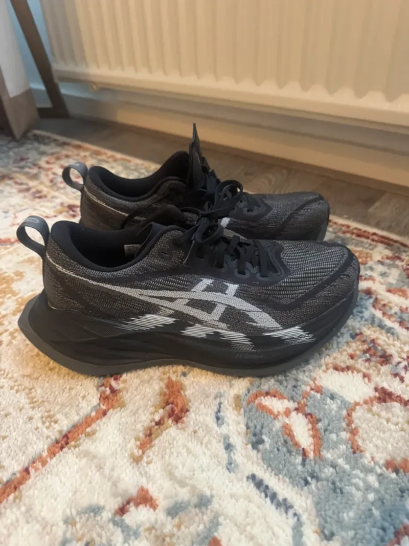 Gebrauchtes Asics Superblast 2 Running Shoes