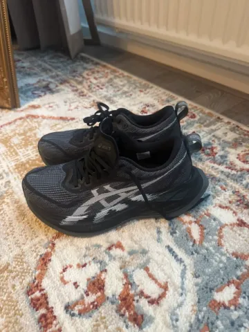 Used Asics Superblast 2 bike — image 3 of 8