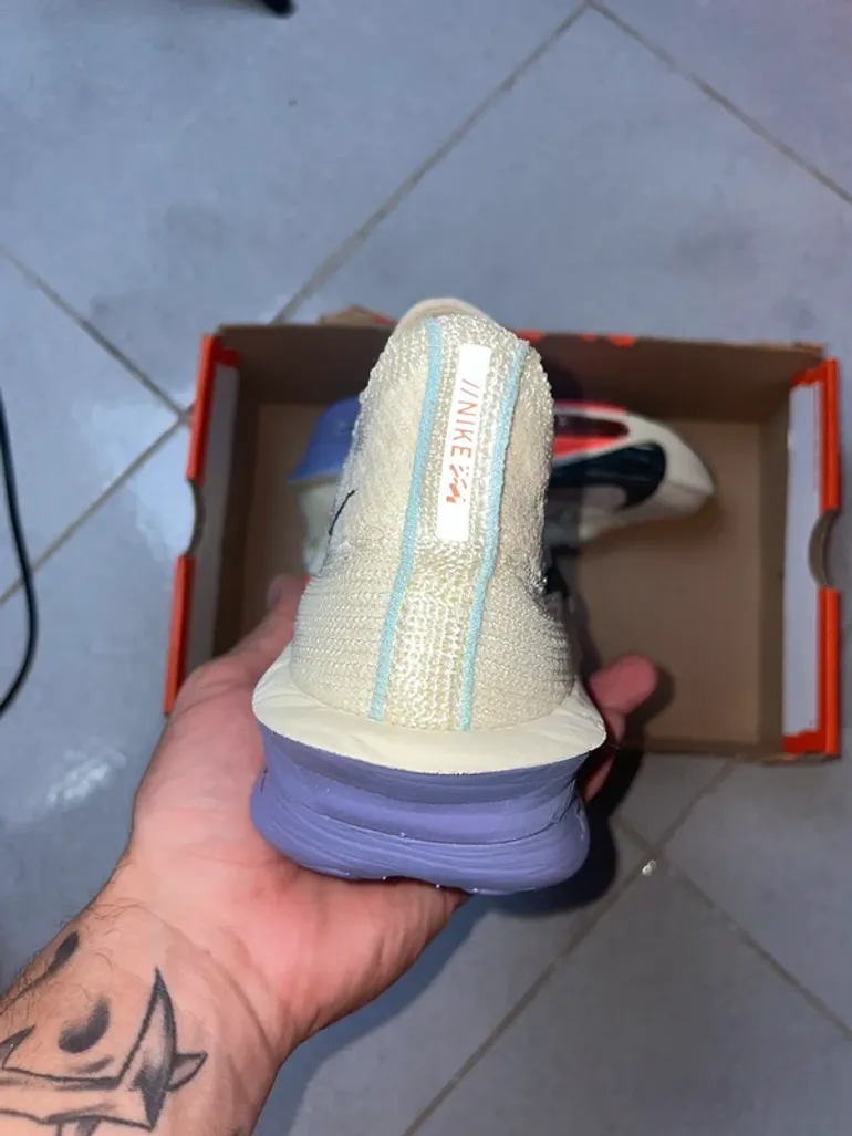 Used Nike Air Zoom Alphafly 3 bike — image 4 of 8