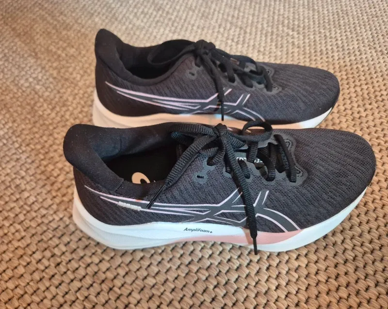 Käytetty Asics sportschoenen Running Shoes