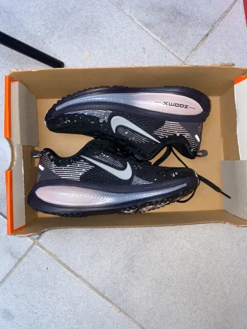 Used Nike Vomero 18 SE bike — image 1 of 8