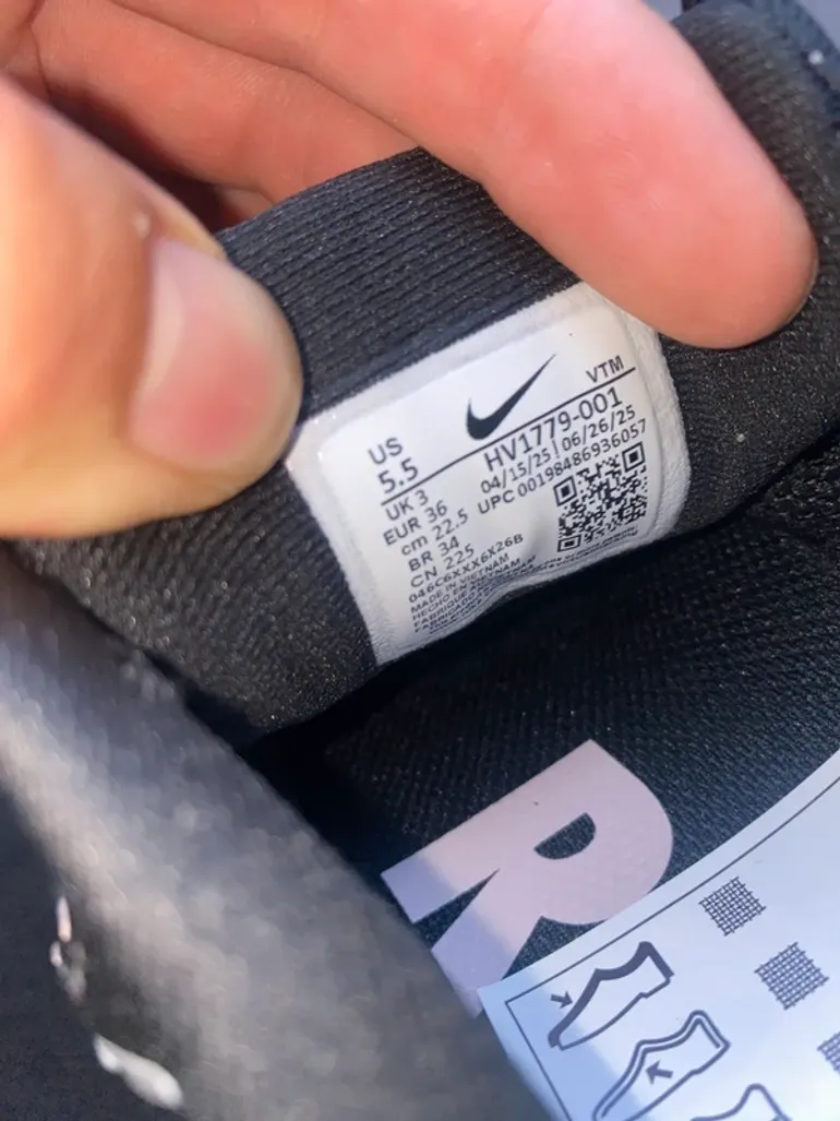 Used Nike Vomero 18 SE bike — image 7 of 8