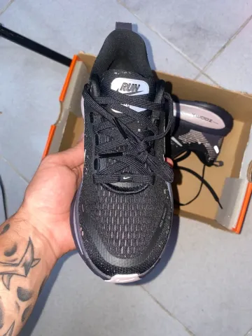 Used Nike Vomero 18 SE bike — image 2 of 8