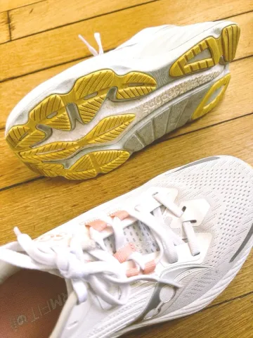 Saucony Hurricane 24 bike usato — immagine 7 di 8