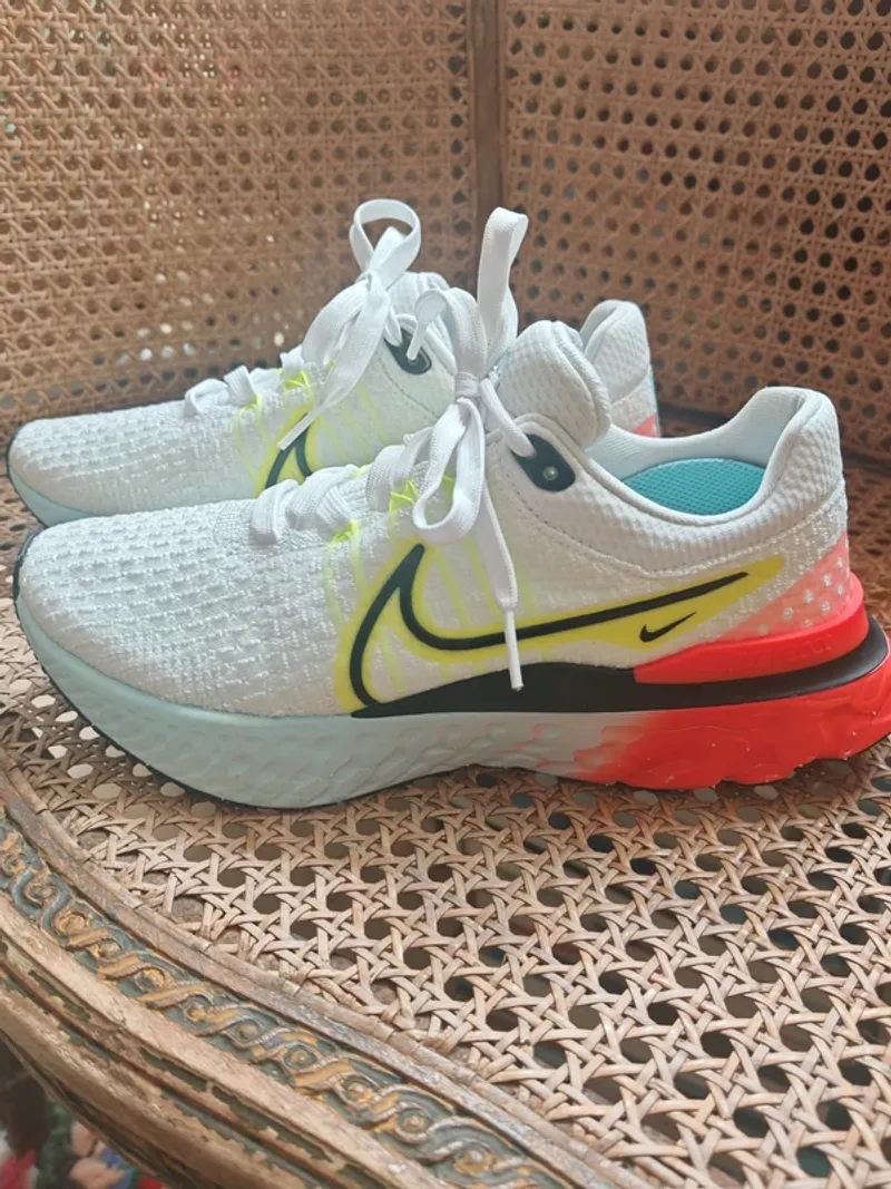 Used Nike Baskets T39 Running Shoes