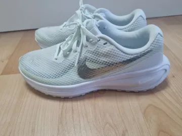 Použité Nike Revolution 8 bike — obrázek 7 z 8