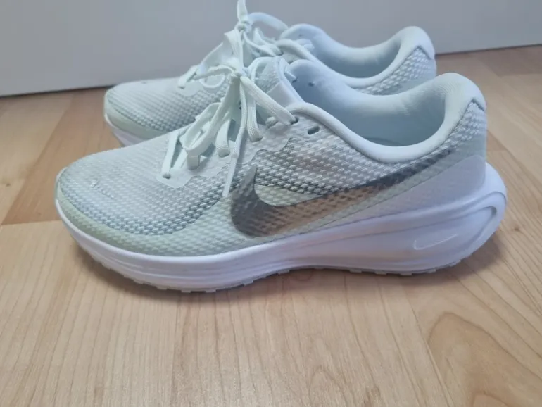 Použité Nike Revolution 8 bike — obrázek 7 z 8