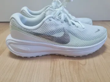 Použité Nike Revolution 8 bike — obrázek 1 z 8