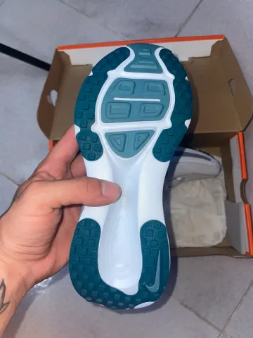 Used Nike Vomero 18 bike — image 6 of 8
