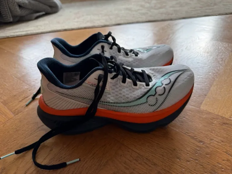 Saucony Endorphin Azura bike usato — immagine 5 di 5