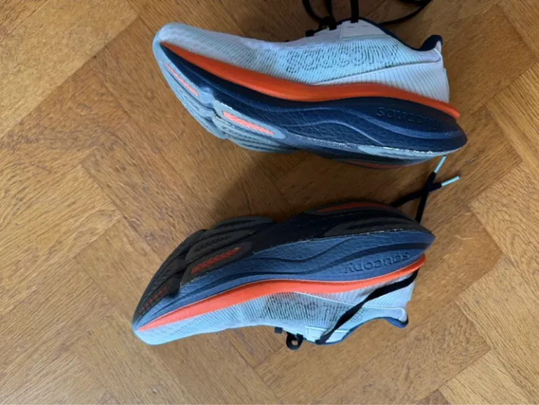 Saucony Endorphin Azura bike usato — immagine 4 di 5