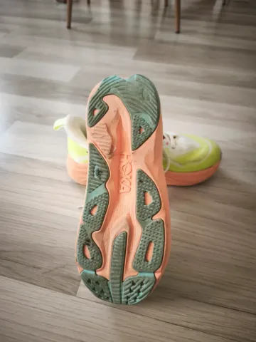 Used Hoka Skyflow bike — image 3 of 6