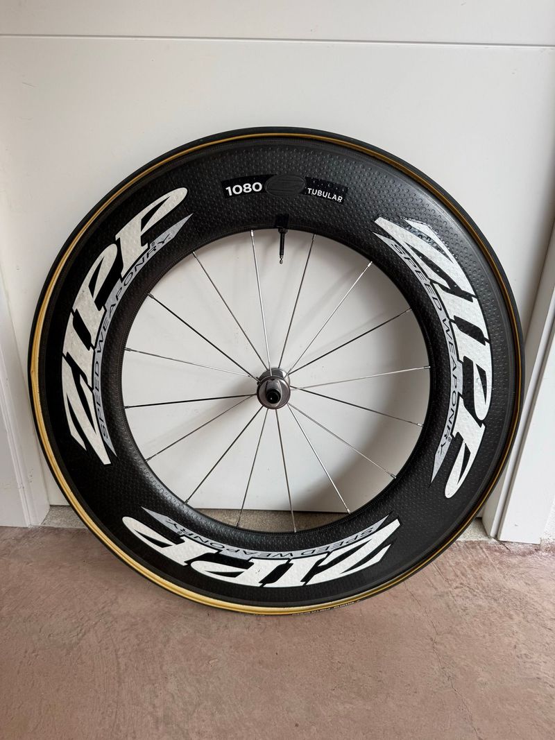 Käytetty Zipp 1080 Front Wheel Wheels