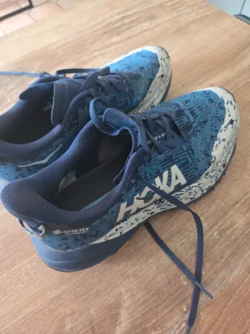 Used Hoka Speedgoat 6 Gore tex bike — image 1 of 4